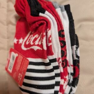 New With Tags Unisex Coca Cola No Show Socks Size 9-11